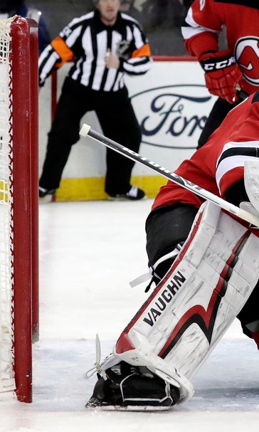 Johansson scores twice, Devils beat Hurricanes 3-2